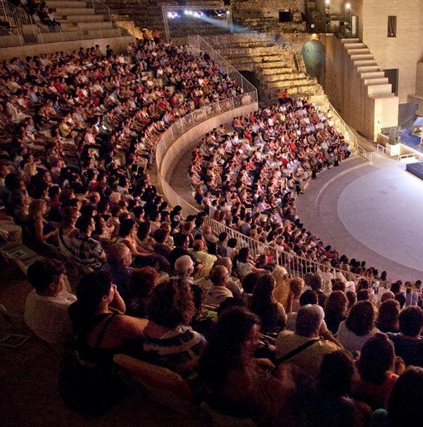 EDUC_16.08.12_Publico_en_Teatro_Romano