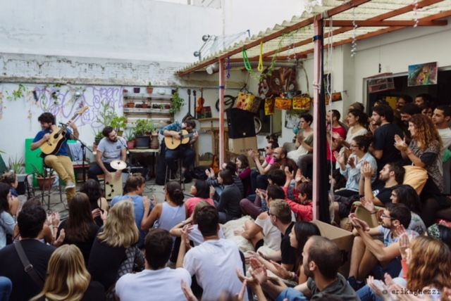 blue_caravan_casaMagica