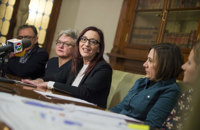 amigo-visita-centro-civico-en-sueca-foto_abulaila-1_0