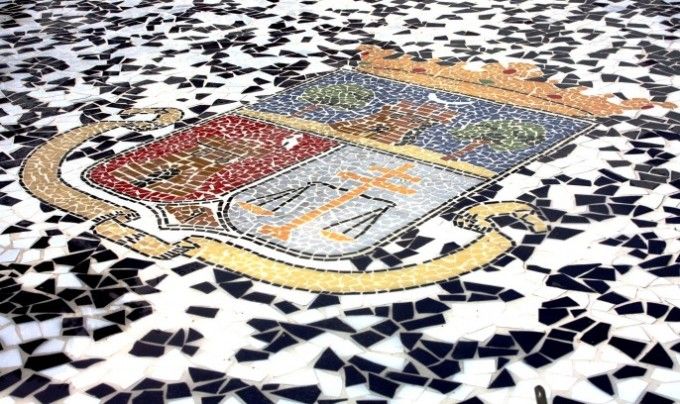 mosaico-escudo-ayuntamiento-686x408