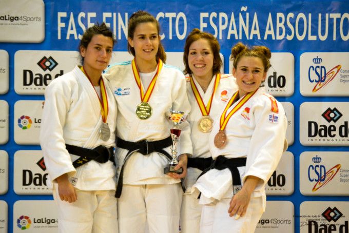 ana-perez-medalla-de-plata-52kg