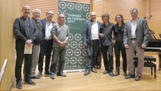 el-diputat-xavier-rius-durant-lacte-de-presentacio-de-la-present-edicio-de-la-trobada-de-folklore