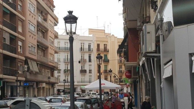 Alumbrado de un barrio de la ciudad de València.
