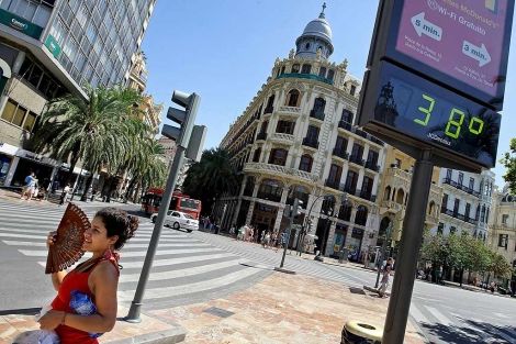 València habilita el CAES por la ola de calor