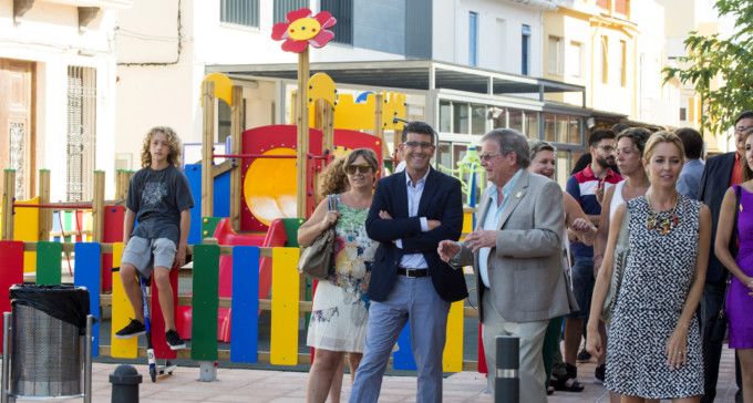 inauguracion-parque-infantil-en-el-perello-foto_abulaila-3