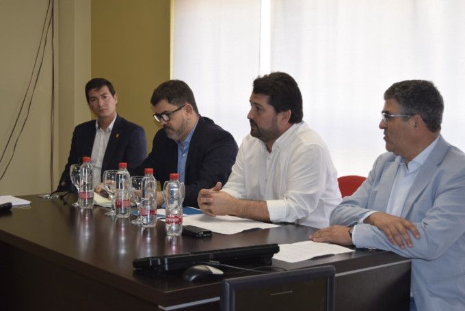 el-diputado-emili-altur-durante-la-inauguracion-del-curso-sobre-responsabilidad-social-empresarial-1