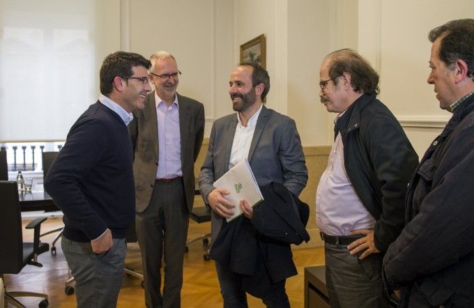 Reunión con alcalde de Titaguas foto_Abulaila (1)