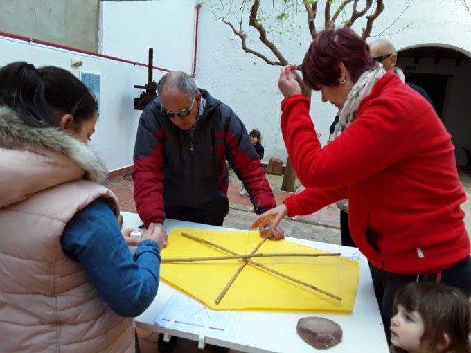 cachirulo, cañas y tela