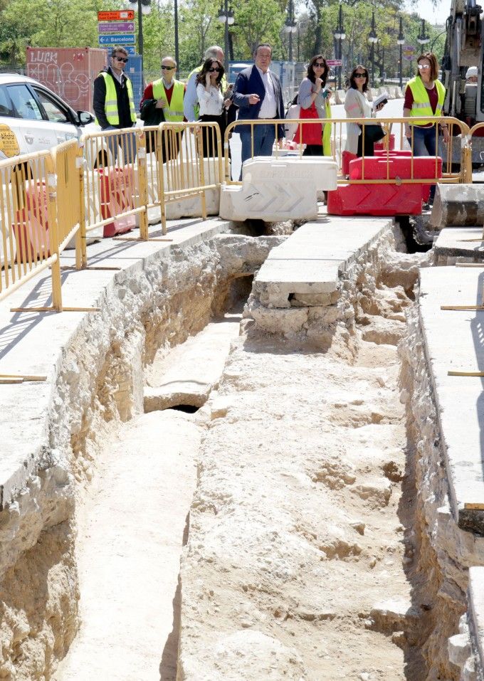 Aparecen restos arqueológicos de la puerta de la Trinidad del siglo XIV
