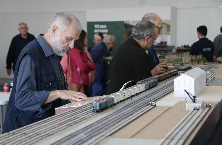 125 años Trenet torrent