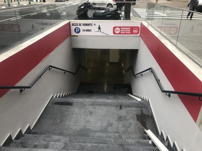 entrada-aparcamiento-brujas