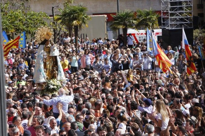 Traslado de la Virgen de los Desamparados de València