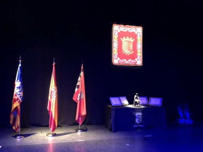 Insignias Oro 9 d'octubre