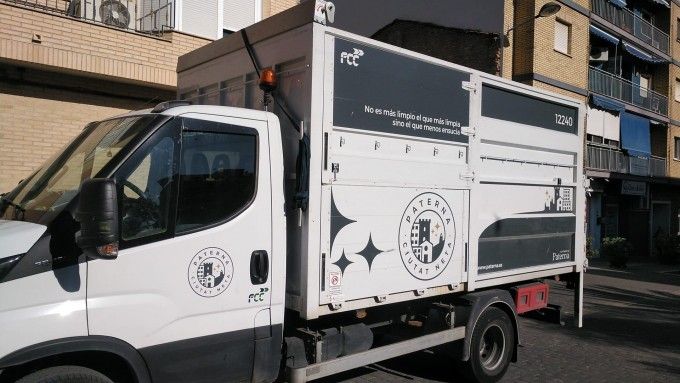Camion de recogida de enseres