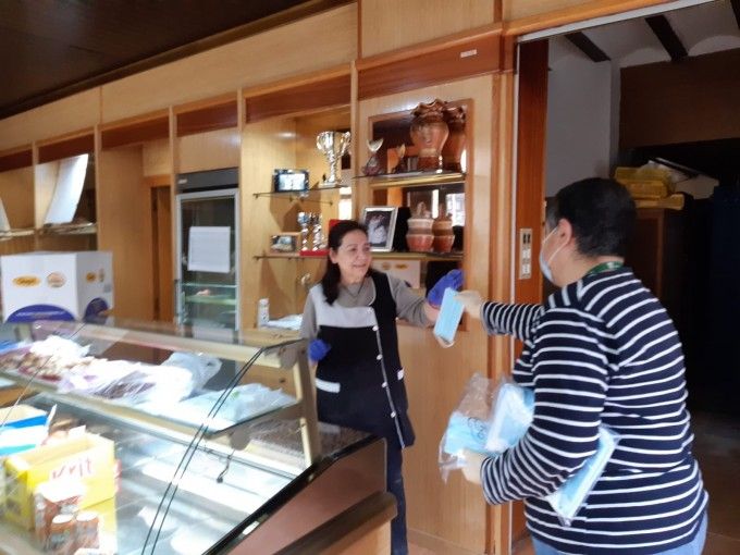 Reparto de mascarillas II