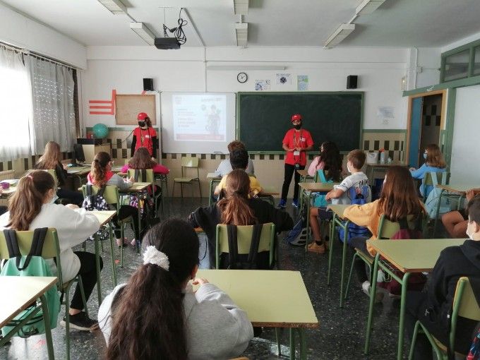 1020 Activitats educatives EMT en un aula