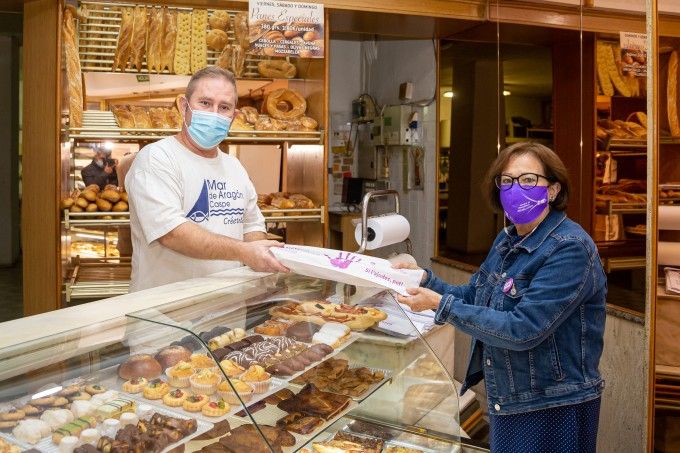 50.000 bolsas de pan con el lema “Mislata contra la violència masclista. Si l’ajudes pot” 1