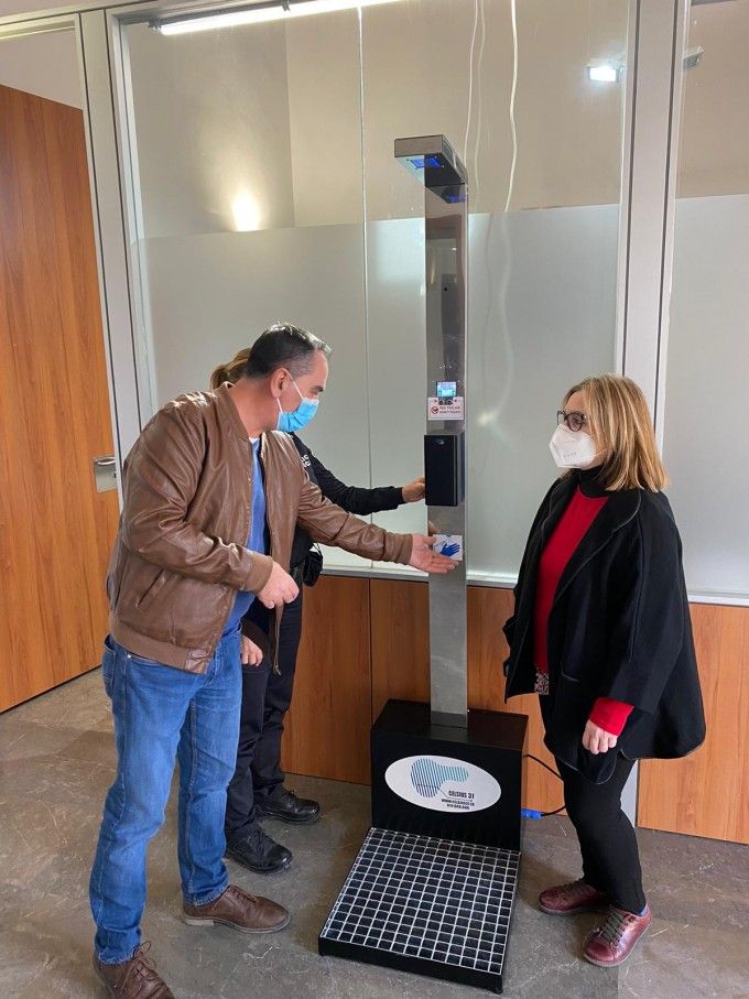 Tótem control aforo y desinfección 1