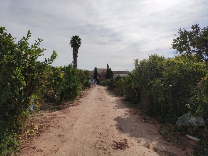 1225 EMBARGADA zona d'esplai Alcaldia Cases de Bàrcena 1