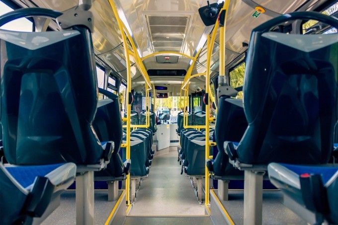 Interior d'un autobús