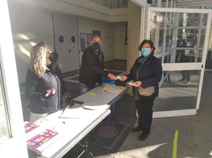 reparto mascarillas museros