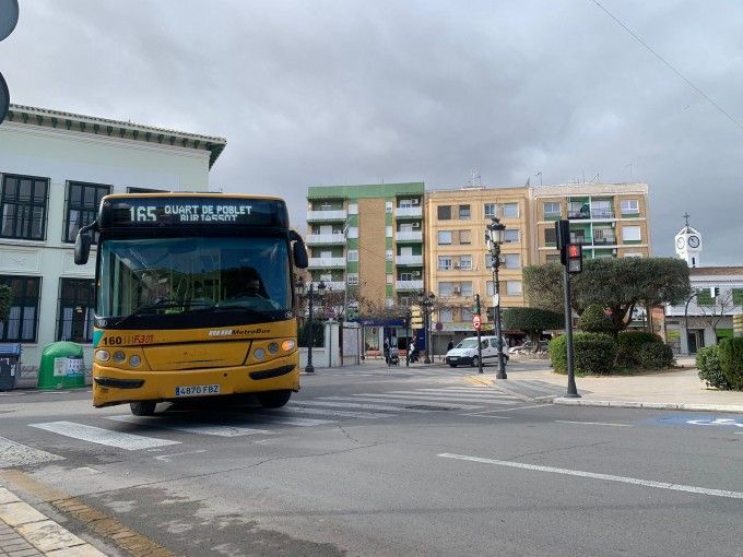 La nueva linea 165 a su paso por Paterna