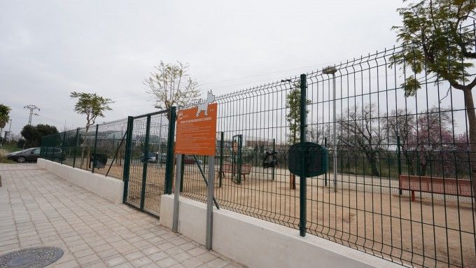 Zona de esparcimiento canino de la calle Valencia en Paterna