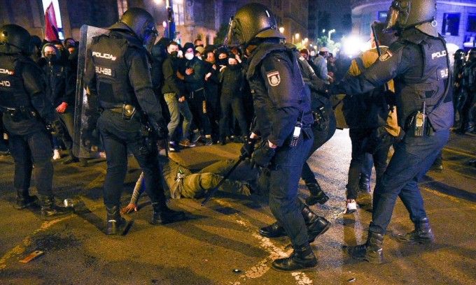 cargas policiales hasel valencia