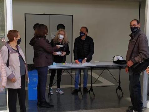 reparto mascarillas museros