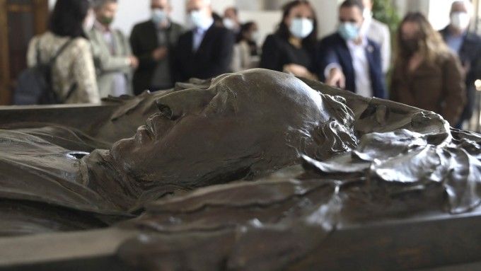 0423 Instal·lació sarcòfag Blasco Ibáñez 0423 Instal·lació sarcòfag Blasco Ibáñez