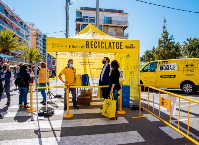 furgoneta reciclaje cullera