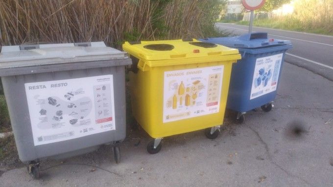 Isla contenedores pueblos valencia