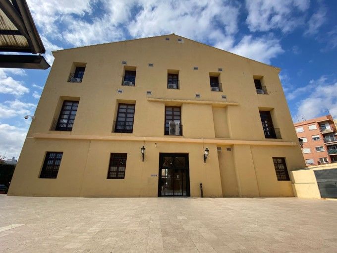 Fachada posterior Ayuntamiento de Paterna