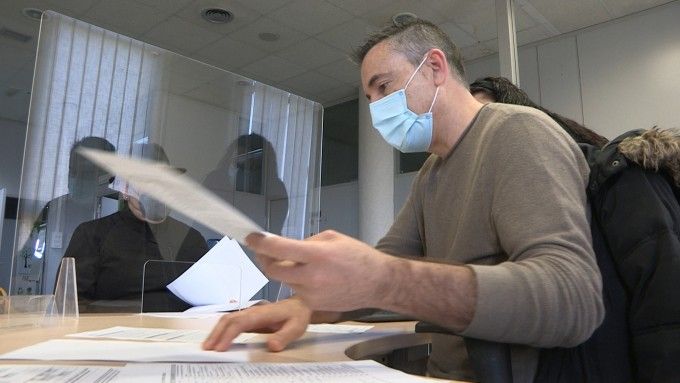 Foto tramitació ajuda parentesi la pobla de vallbona