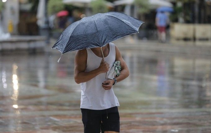 Las lluvias, el viento y el oleaje pondrán mañana en aviso a un total de 13 provincias