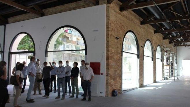 Visita de las autoridades al primer edificio del Museo Textil de la Comunitat Valenciana