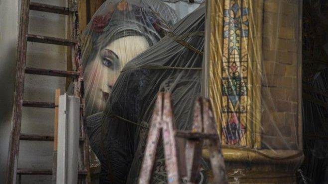 Peces d'una falla en un taller d'artistes fallers Peces d'una falla en un taller d'artistes fallers