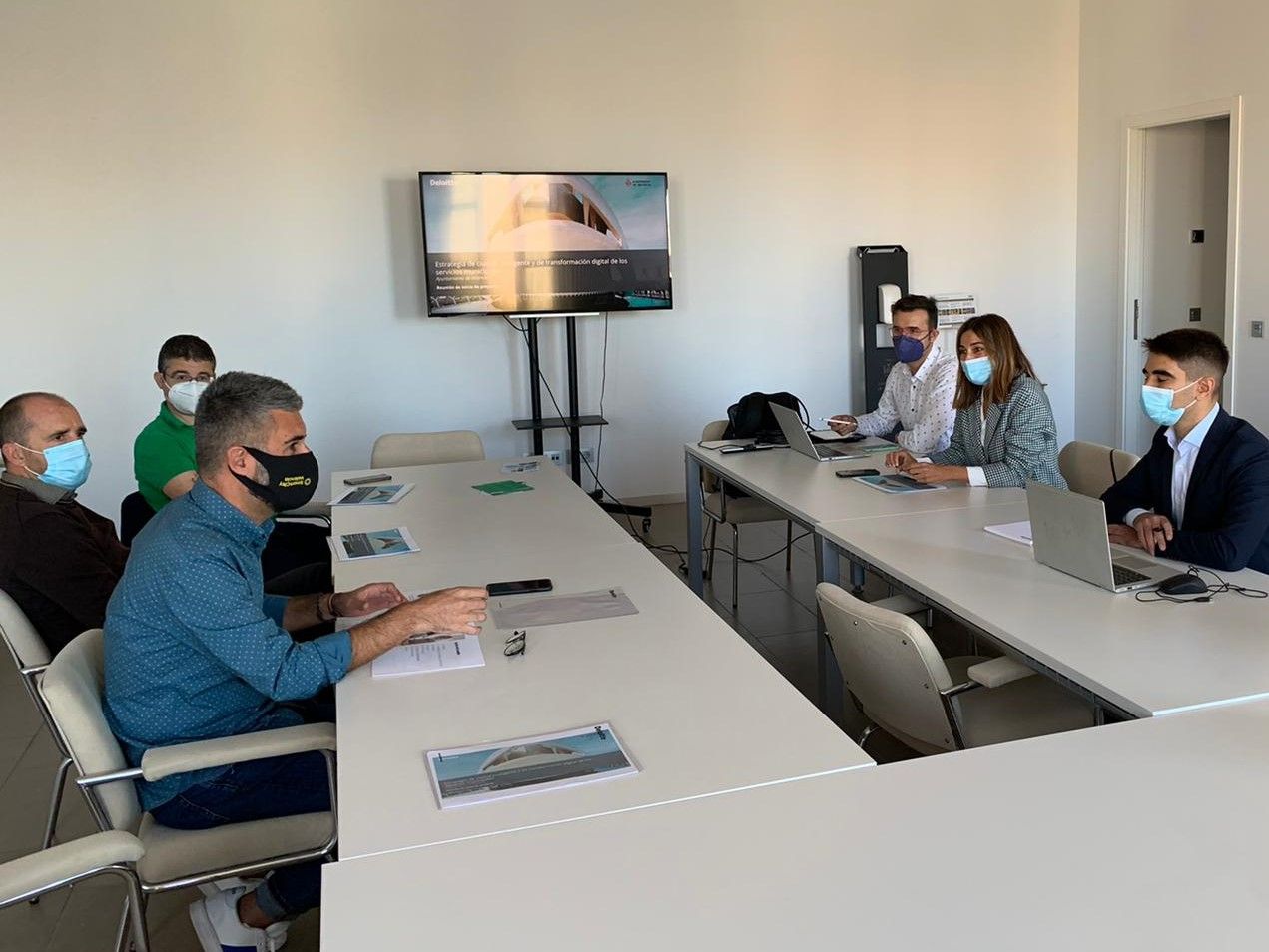 Reunión del concejal Pere Fuset con el equipo de Samrt City València