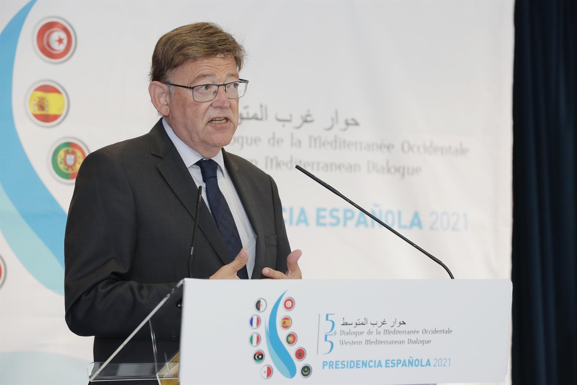 El president de la Generalitat, Ximo Puig, en declaraciones a los medios en Alicante