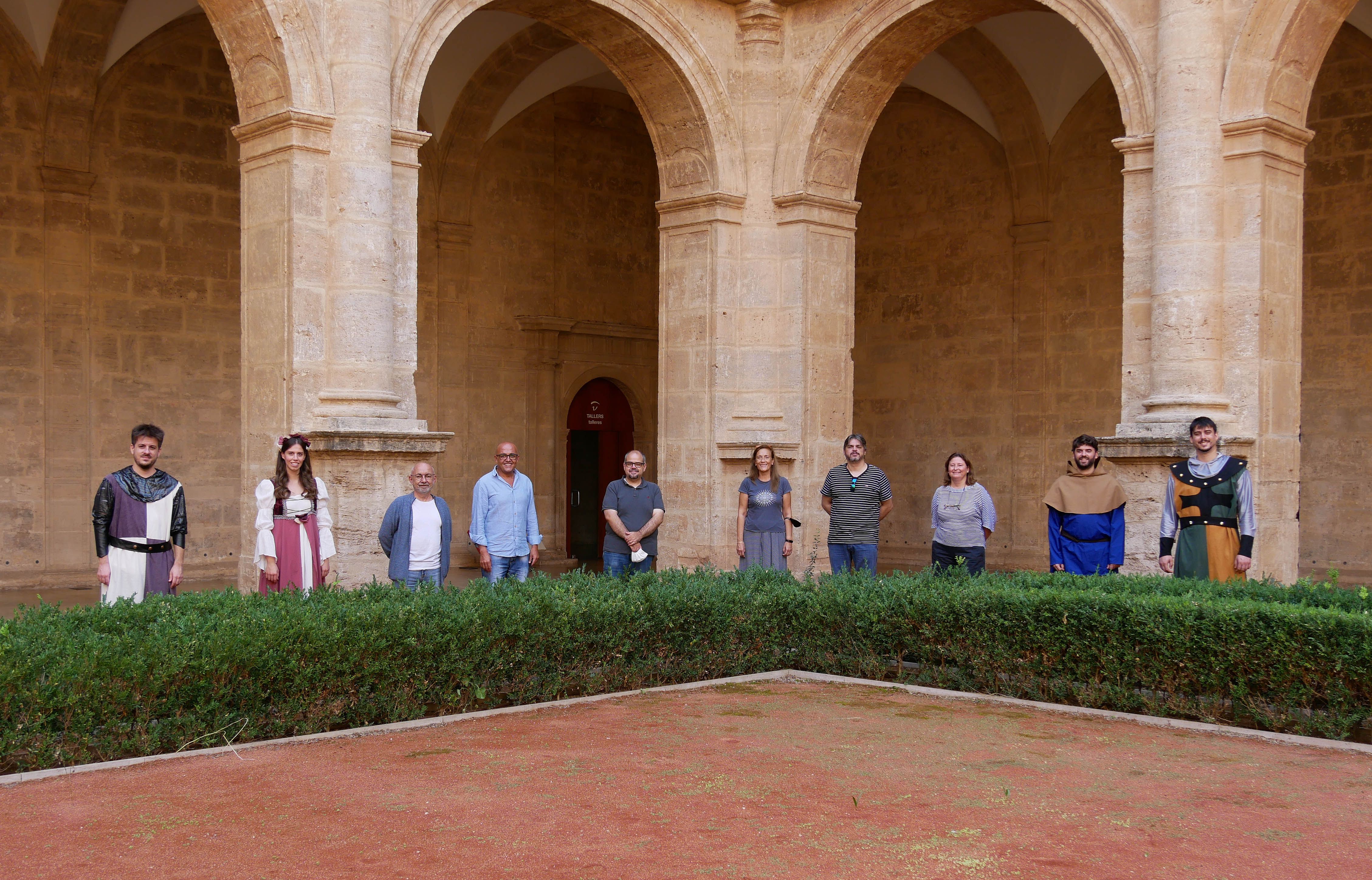 Empar Folgado, amb l'equip de rodatge