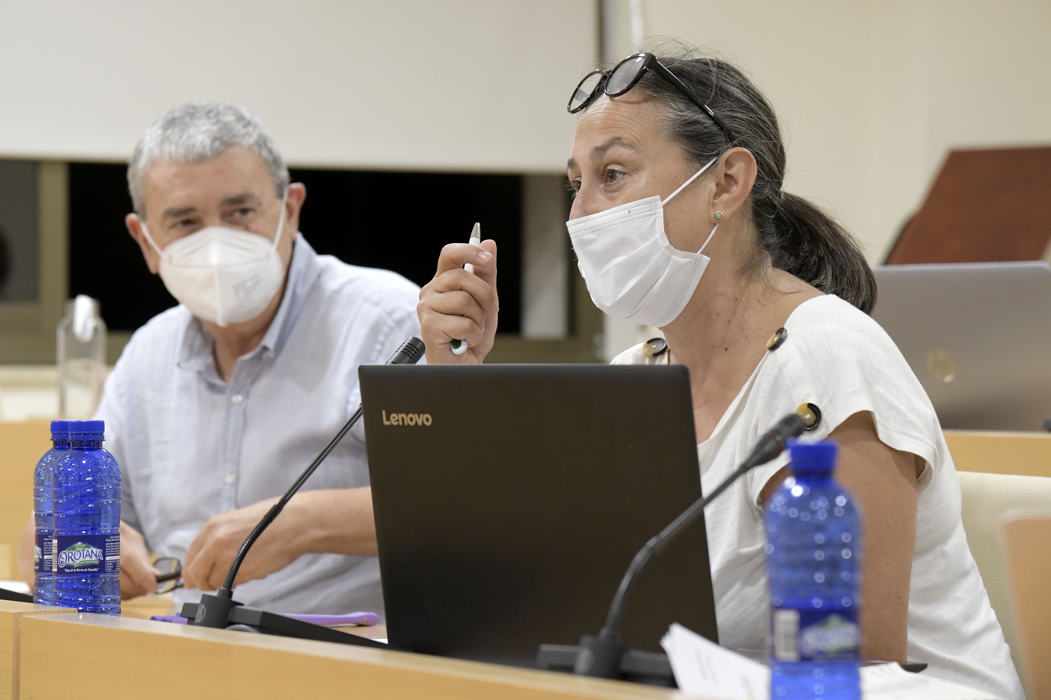 La concejala de Economía, Empleo y Comercio de Paiporta, Olga Sandrós, en el pleno 