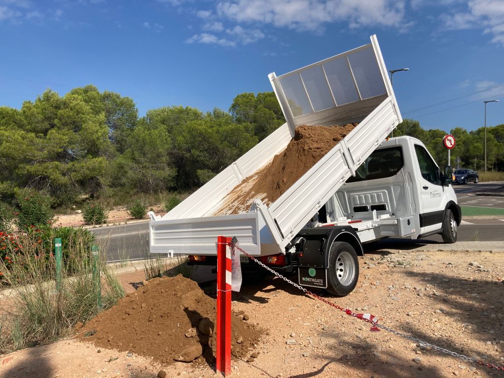 Trabajos de cierre de caminos en Paterna