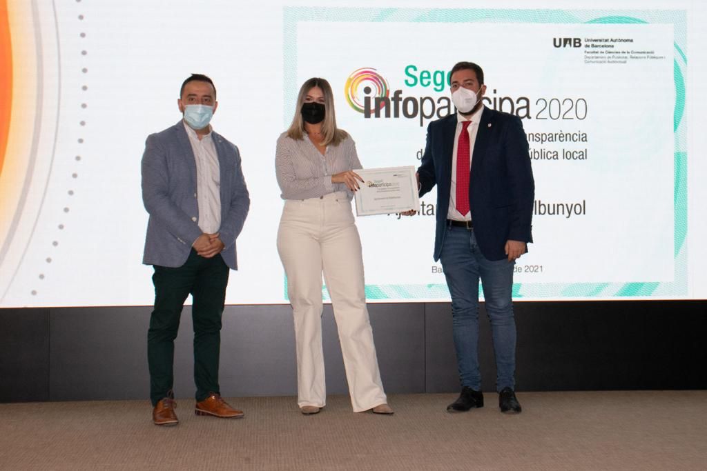 El alcalde Fran López recoge el sello Infoparticipa