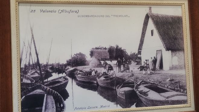 Imatge del Port del Tremolar en els seus anys de major activitat Imatge del Port del Tremolar en els seus anys de major activitat