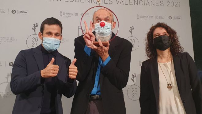 El conseller Vicent Marzà con Sergio Claramunt de PayaSOSpital