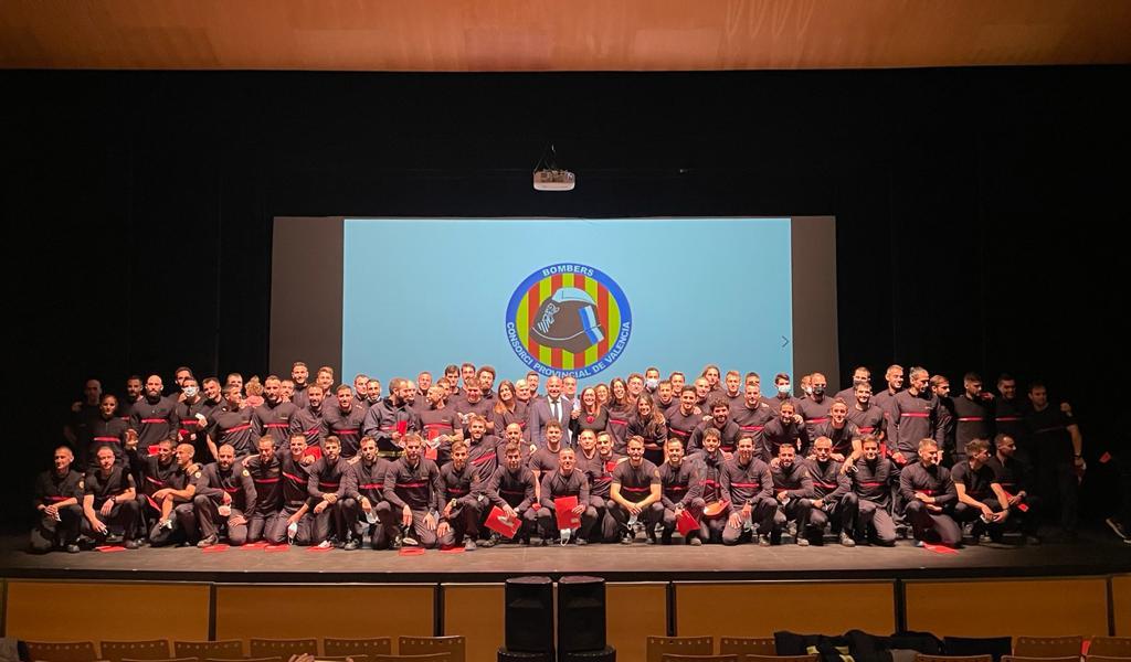 Presentació dels 85 bombers i bomberes que s'integren en el Consorci Provincial de Bombers