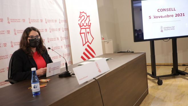 La vicepresidenta Mónica Oltra comparece en una rueda de prensa del Consell