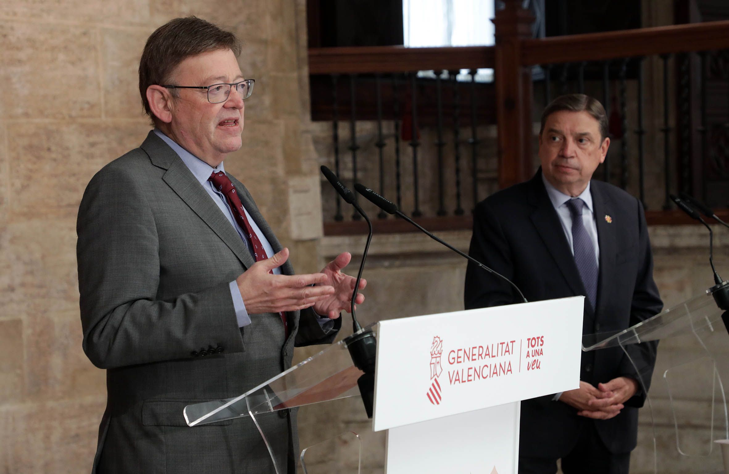 El president de la Generalitat, Ximo Puig, amb el ministre d'Agricultura, Pesca i Alimentació, Luis Planas