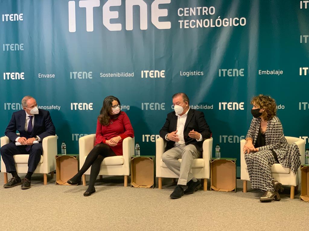 La vicepresidenta y consellera de Igualdad y Políticas Inclusivas, Mónica Oltra,  en las jornadas finales del proyecto TinnGO