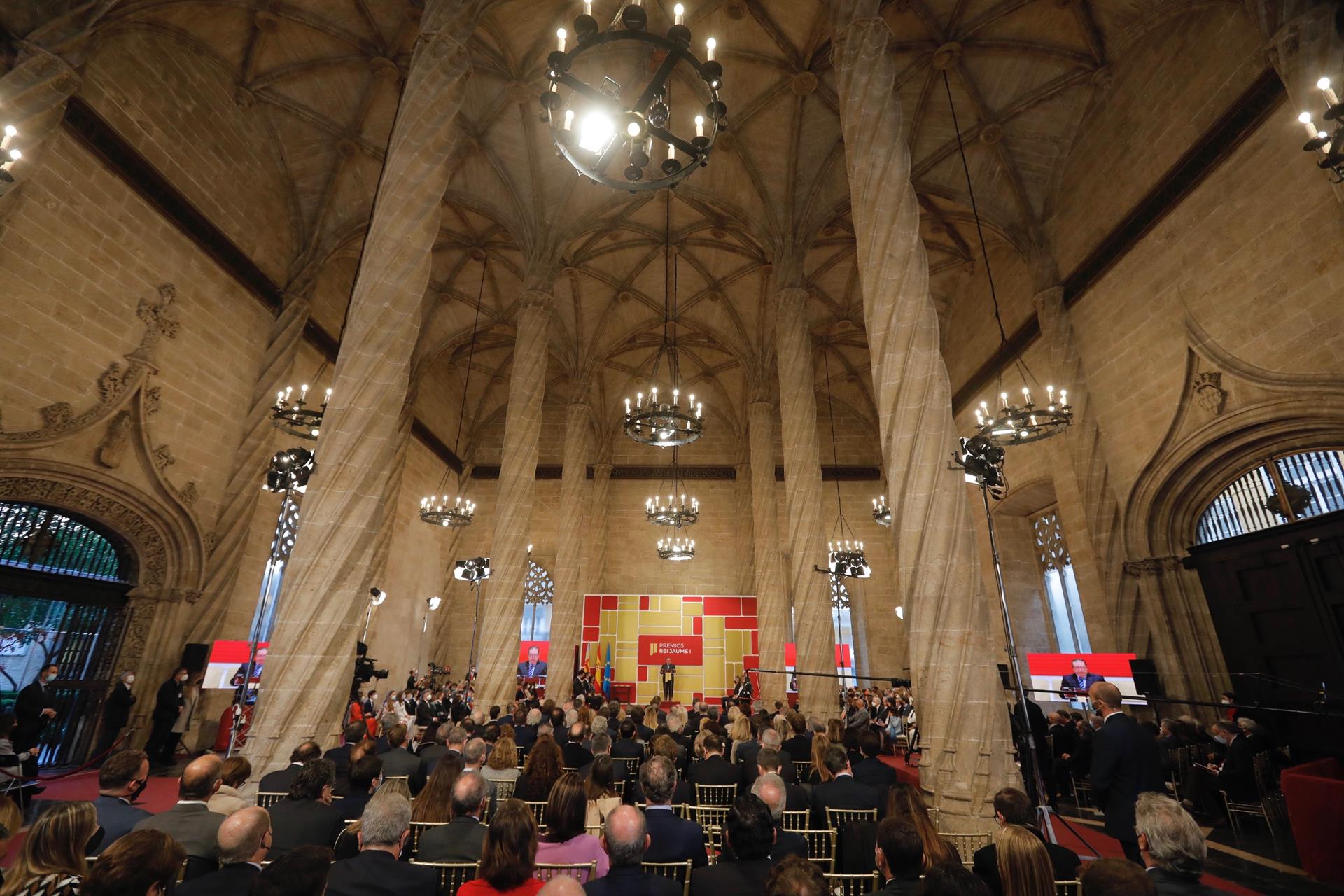 Cerimònia de lliurament dels Premis Rei Jaume I en La Llotja